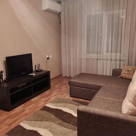 2-Х Комнатная Квартира Посуточно Simkent Kültér fotó